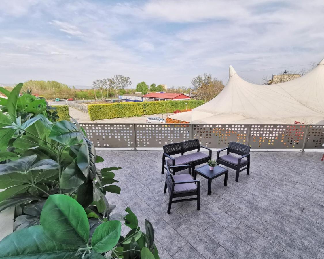 Guest Rooms Denicija Скопие Екстериор снимка